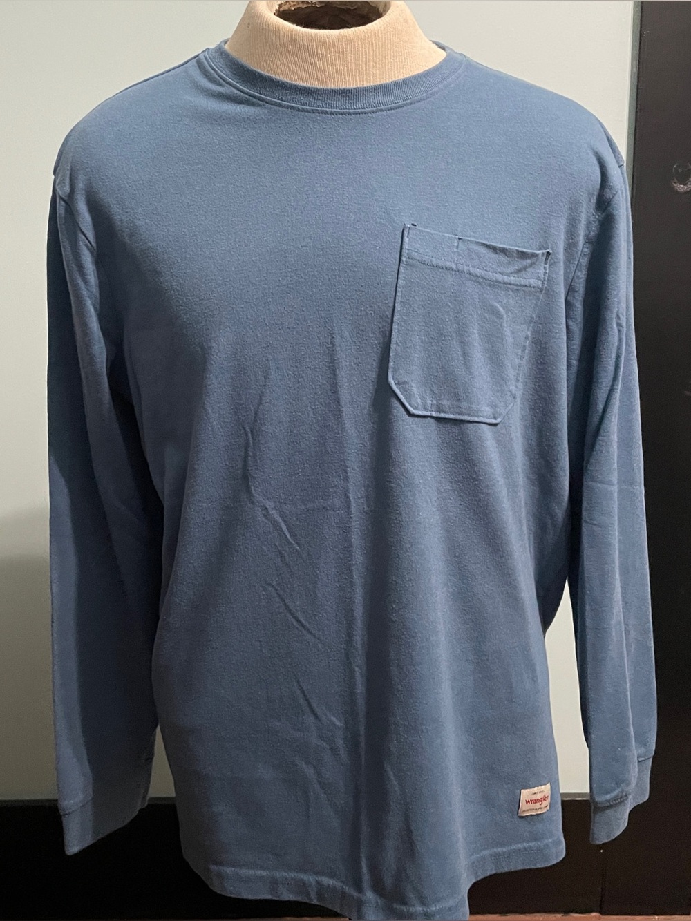 Wrangler blue long sleeve size large shirt with pocket